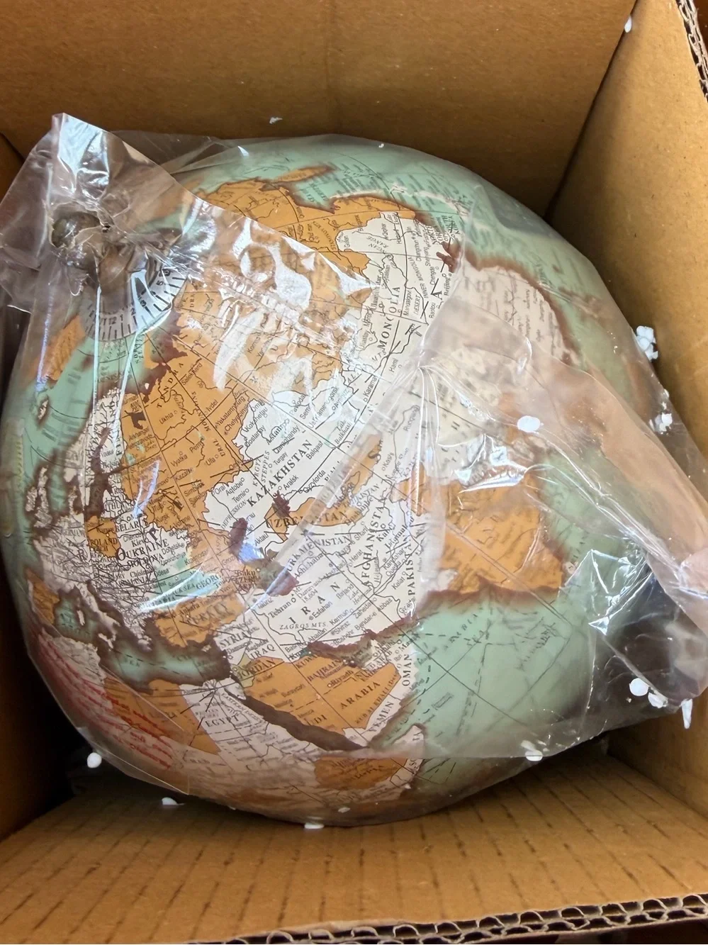 DECO 79 NWT world globe with marble base -5x5x8